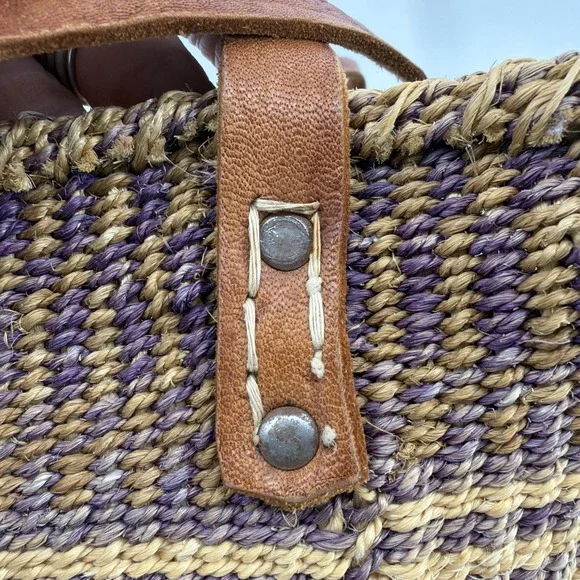 Vtg Woven Sisal Market Tote Bucket Leather Straps Beach Bag Ethnic Boho African - Picture 7 of 13